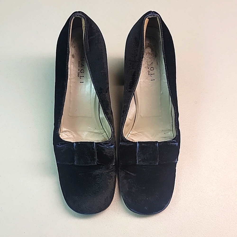 Bruno Magli Vintage Black Velvet Pump w/ Velvet Bow & Chunky Velvet Heel